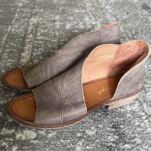 Free People Mont Blanc Grey Sandals, 6.5 W